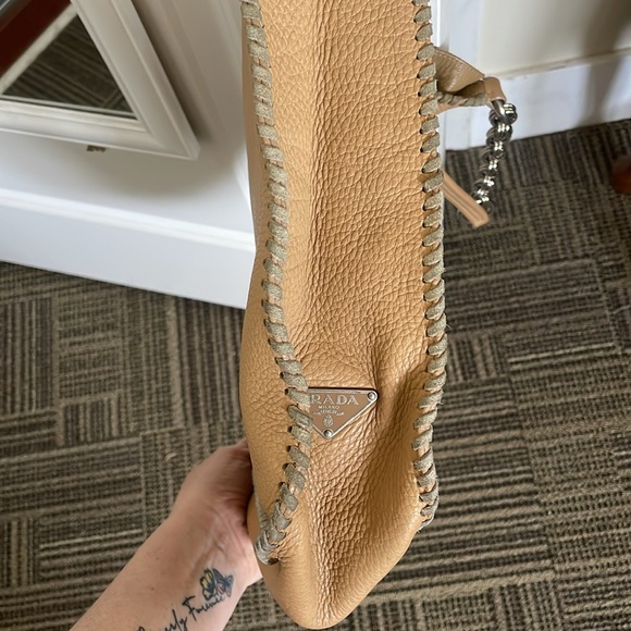 Prada leather handbag. - Picture 3 of 6